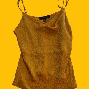#Yellow / Orange #Leopard
#BananaRepublic #Scoopneck tank top